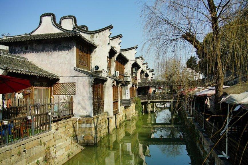 探寻奇妙世界,畅享问答乐趣——安葬仪式上,可以邀请孝子的好友参加安葬仪式吗?参加安葬仪式的好友,是否需要佩戴白手套?蜗牛问答平台